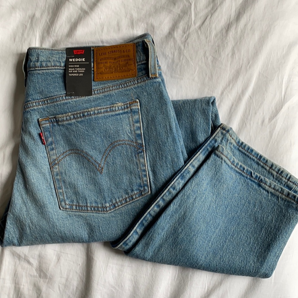 NWT Levi’s Wedgie High Rise Jean